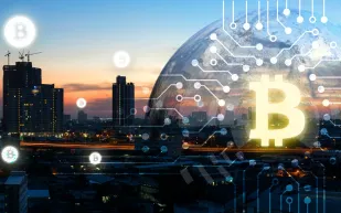 بيتكوين عند مفترق الطرق.. هل تكسر حاجز الـ65 ألف دولار؟