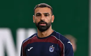 محمد صلاح ممنوع من القيادة 6 أشهر.. ما السبب؟