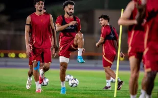 مواعيد مباريات اليوم.. صدام مانشستر يونايتد والسيتي وجولة روشن