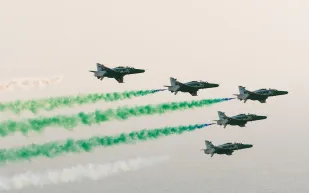 من السماء إلى البحر.. عروض عسكرية تحتفي باليوم الوطني في الرياض وجدة والخبر