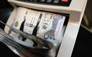 أسعار العملات مقابل الريال السعودي اليوم.. كم سجل الدولار؟