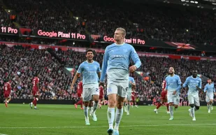 هالاند يطارد رقم فان نيستلروي في قمة مانشستر سيتي وباريس سان جيرمان