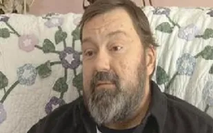 بريطاني يحتفل بمرور ربع قرن على نجاح عملية نقل قلب إليه