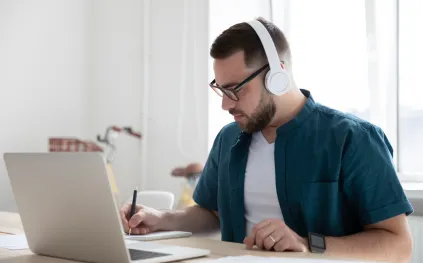 في مقدمتها تجنب الحماس الزائف.. نصائح تساعدك على الانخراط في العمل