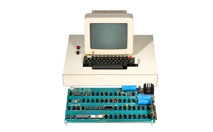 من كراج ستيف جوبز إلى منصة المزاد.. نسخة نادرة من Apple-1 للبيع (فيديو) 