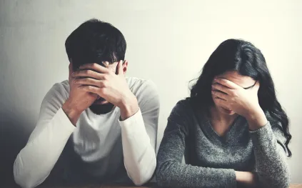 خلف الستار الرقمي: تأثير السوشيال ميديا على الحياة الزوجيّة