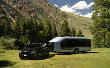 شركة ناشئة تُطلق أول مقطورة سفر هجينة ببطارية ومحرك بنزين في 2026