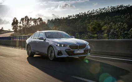 صراع الأناقة: أودي A6 تواجه BMW 5 Series