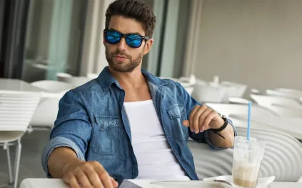 جاذبية الرّجل عبر الزمن: أسرار الحفاظ على سحر العلاقة الزوجيّة