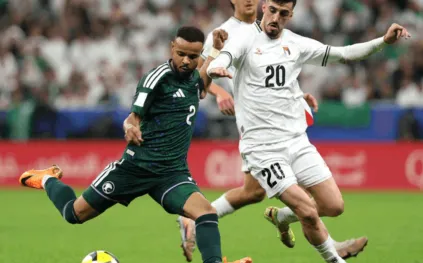انتصار سعودي مثير يقود الأخضر إلى المربع الذهبي لكأس العرب 2025 (فيديو)