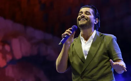 ناصيف زيتون يكشف لـ"الرجل" عن عادته "الطريفة" قبل تصوير "ذا فويس" (فيديو)