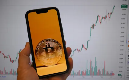 البيتكوين يلتهم أسهم التكنولوجيا: المستثمرون يترقبون نقطة الخطر