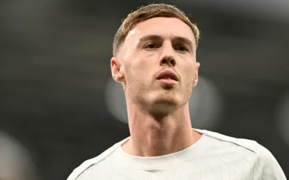 كول بالمر يظهر متخفيًا مع فتاة جديدة.. من هي؟