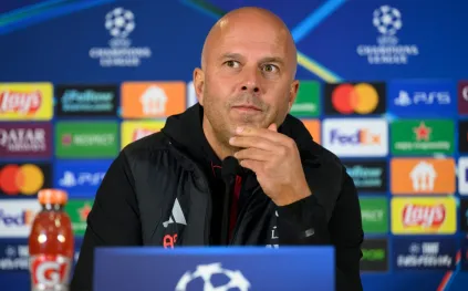 سلوت يحسم الجدل: الخلاف مع محمد صلاح أصبح من الماضي