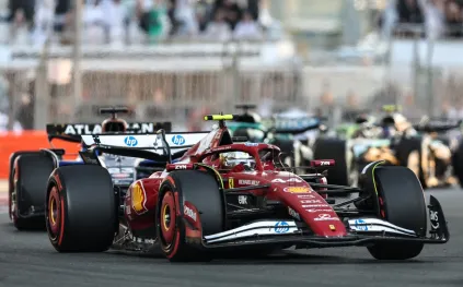 فيراري تحبط مشروع لويس هاميلتون