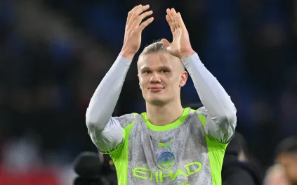 لماذا وصفت الجماهير هالاند بـ"الروبوت" خارج الملعب؟ (فيديو)