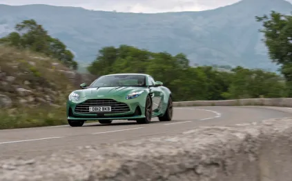 على طريق الأرستقراطية السريعة: كونتيننتال GT في مواجهة DB12