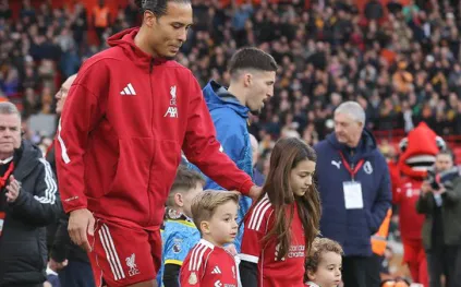  ليفربول يكرم أبناء ديوغو جوتا في لحظة إنسانية مؤثرة