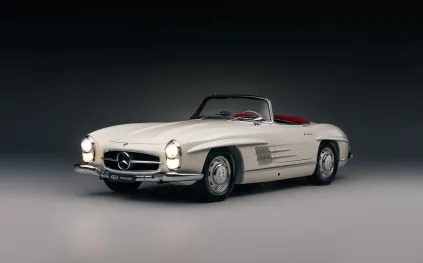 واحدة من أندر سيارات 300 SL رودستر تصل إلى المزاد في المملكة المتحدة