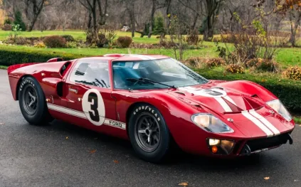 عرض تحفة سباقات "ليمان" سيارة "فورد GT40" الأصلية للبيع (فيديو)