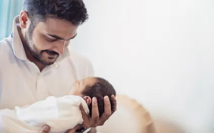 "الحياة الأسرية" تقلل هرمون التستوستيرون لدى الرجال.. ولكن هل هذا طبيعي؟ العلم يجيب