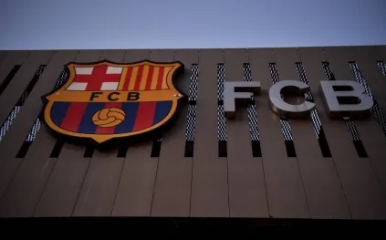 بعد خسارة برشلونة.. كيف وجه فليك كانسيلو في الملعب؟