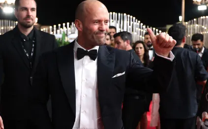 هل انتهى زمن القوة؟ جيسون ستاثام يكشف أسرار جسده المنهك وتحديات 2026 (فيديو)