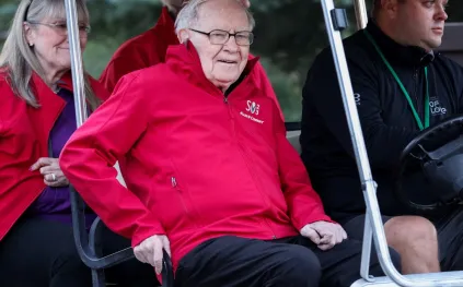 تصريح ناري من وارن بافيت حول خطر الذكاء الاصطناعي