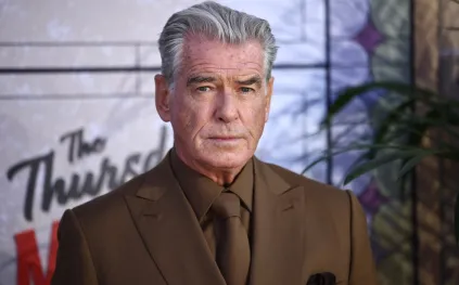 بروسنان يروي تفاصيل أول لقاء له مع إليزابيث تايلور بعد 40 عامًا