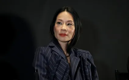 لوسي لو تروي سبب عدم تعلمها الحركات  القتالية من جاكي شان في "Shanghai Noon" (فيديو)