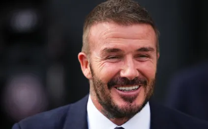 بين الأزمات العائلية والنجاح المالي: استكشف ثروة ديفيد بيكهام في 2026!