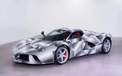 لافيراري P2-RM التجريبية تُحقق رقمًا لافتًا في مزاد سوذبيز العالمي