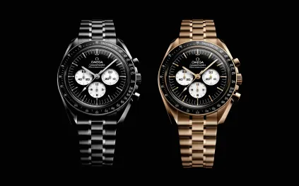 Speedmaster Moonwatch من Omega لقراءة الوقت بالأبيض والأسود