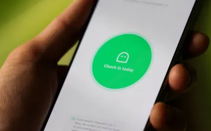 تطبيق صيني يحمل اسم "هل أنت ميت؟" يثير ضجة واسعة عالميًا.. ما الذي حدث؟