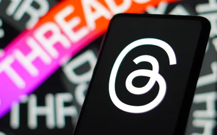 Threads يتفوق على X.. من يقود سباق تطبيقات الهواتف الآن؟