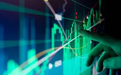 سوق الأسهم السعودي يبدأ الأسبوع بهبوط طفيف: أسهم الشركات الكبرى تسجل تراجعًا