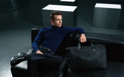 Tumi تكشف عن جديد حقائب Alpha بالتعاون مع لاندو نوريس ووي داكسون