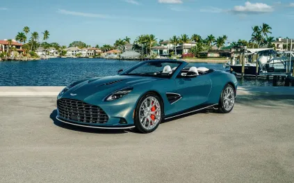 Vanquish Volante Wave Edition من أستون مارتن: تصميم فريد وسرعة مذهلة بمزاد خيري