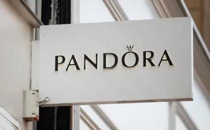 سهم باندورا ينزف: هل يمكن للشركة التغلب على تحديات تقلبات الفضة؟