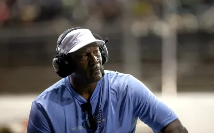 في عيد ميلاده الـ 63.. كم تبلغ ثروة مايكل جوردن؟