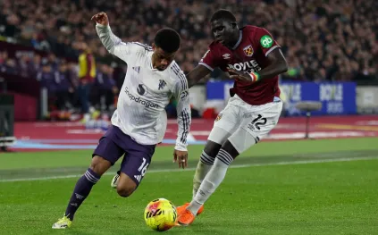 عقدة الفوز الـ5.. وست هام يحطم أحلام فرانك إيليت مشجّع مانشستر يونايتد (فيديو)