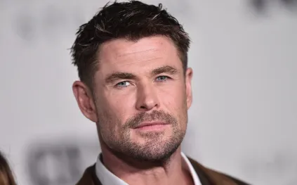 كريس هيمسورث يفاجئ جمهوره.. هل يدخل قفص MMA قريبًا؟ (فيديو)