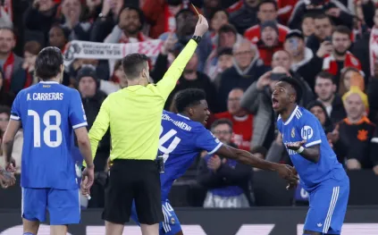 جوزيه مورينيو يعلّق على الأحداث المثيرة في مباراة بنفكيا ضد ريال مدريد (فيديو)