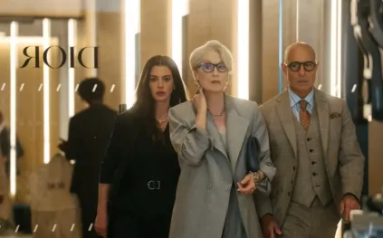 بعد 20 عامًا: "The Devil Wears Prada 2" يعيد صراعات الموضة والإعلام إلى الشاشة (فيديو)