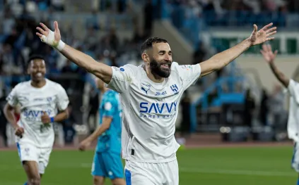 مليون ريال في يومين: مبيعات قمصان كريم بنزيما تضع الهلال في الصدارة