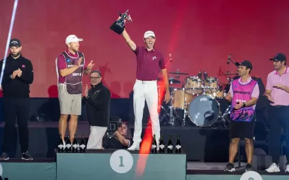 بداية قوية لموسم  LIV Golf.. سمايلي يتوج بلقب الرياض 2026 (فيديو)