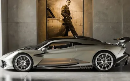 "فالهاﻻ" سيارة أستون مارتن الخارقة تدخل لعبة "007 First Light" (فيديو)