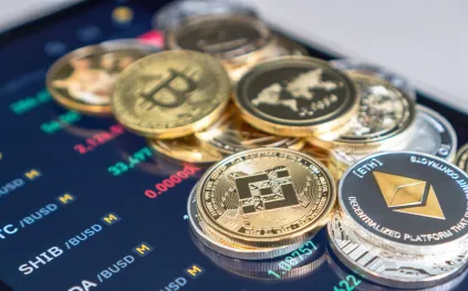 أربعة أسابيع من الخسائر.. هل يقترب بيتكوين من قاع جديد؟