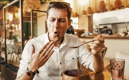 بين الحقيقة والخرافة.. هل يساعد أكل الحار على التخسيس؟