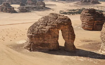 العُلا في لعبة Assassin’s Creed Mirage.. رحلة تاريخية بطلها "باسم بن إسحاق"